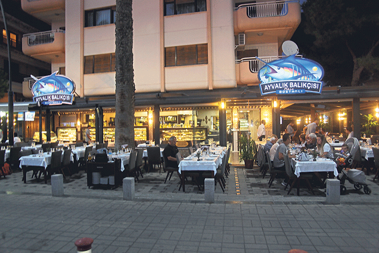 İzmir’de Bir Ayvalıklı